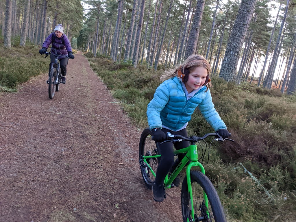 Family cycling dornoch